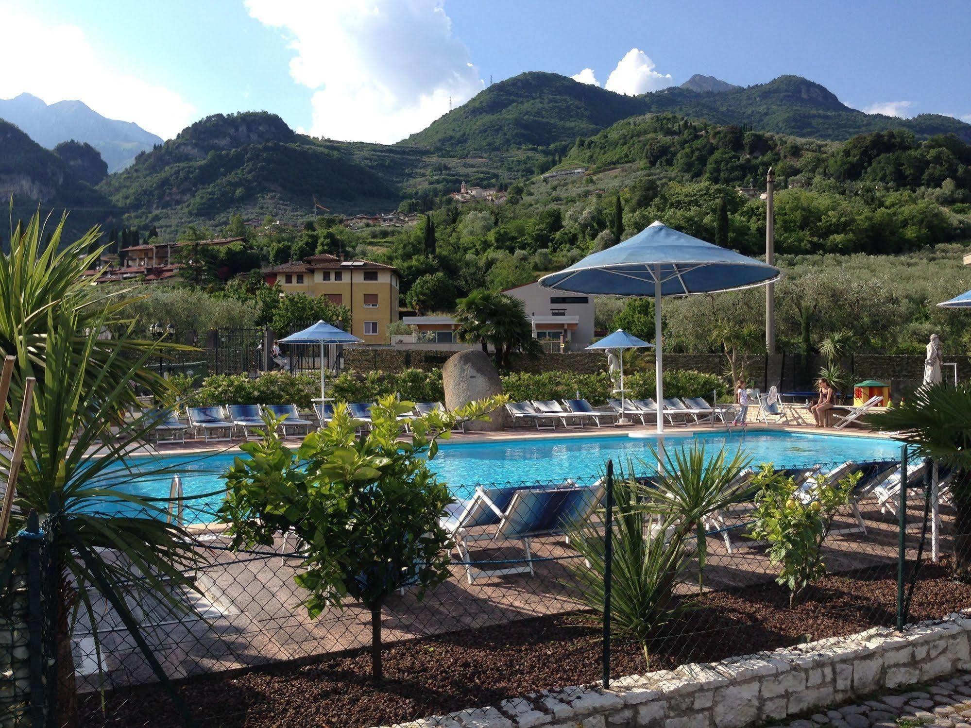 Residence Segattini Riva del Garda Exterior photo